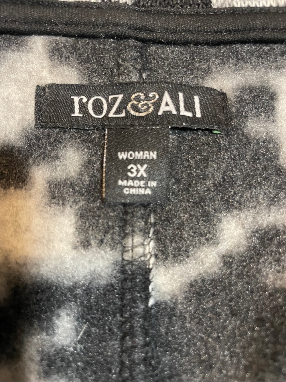 Roz & Ali Black and White Houndstooth Long Sleeve Wrap Coat - Picture 5 of 13
